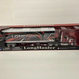 Long Haul Trucker - International Lonestar 1:43 Die-Cast Truck & Trailer